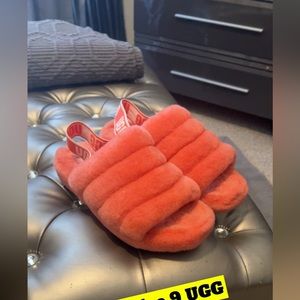 SOLD‼️‼️ CORAL UGG SLIPPERS